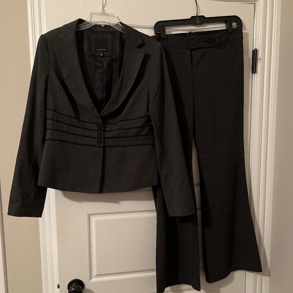 The Limited Women’s Suit